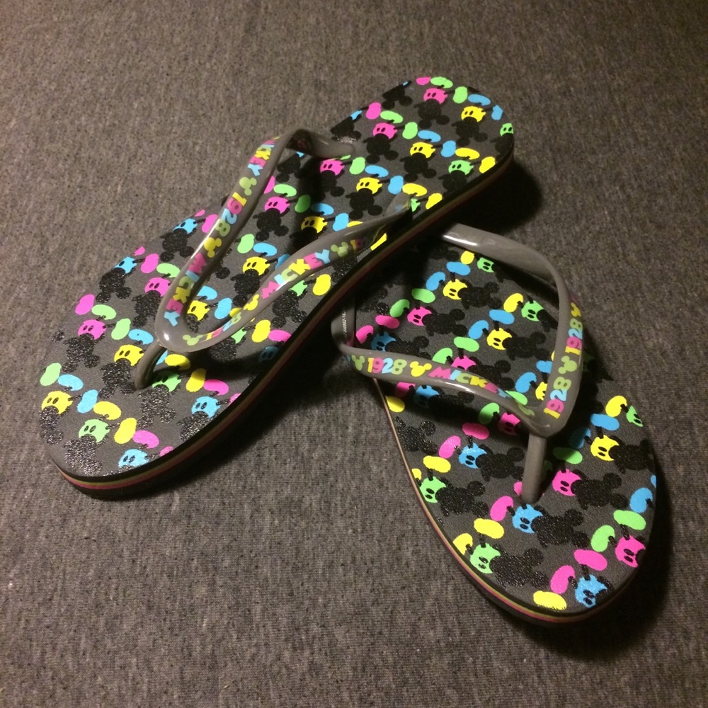 BNWNT Disney flip flop 1928 mickey